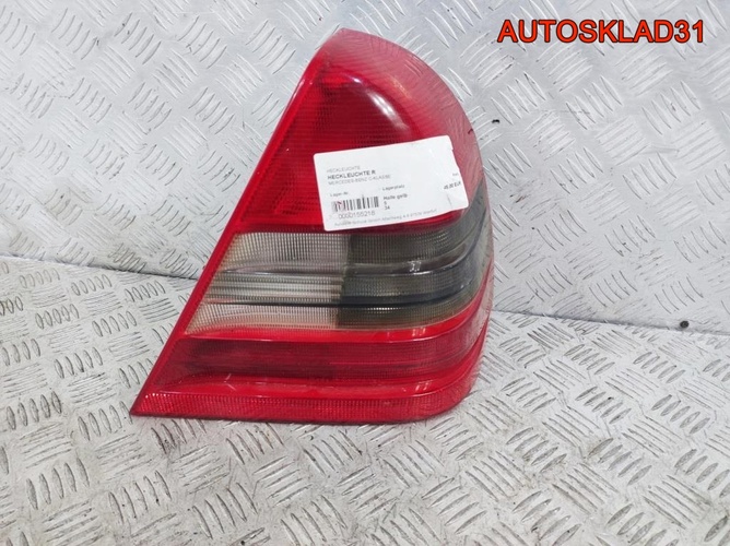 Фонарь задний правый Mercedes W202 A2028201064
