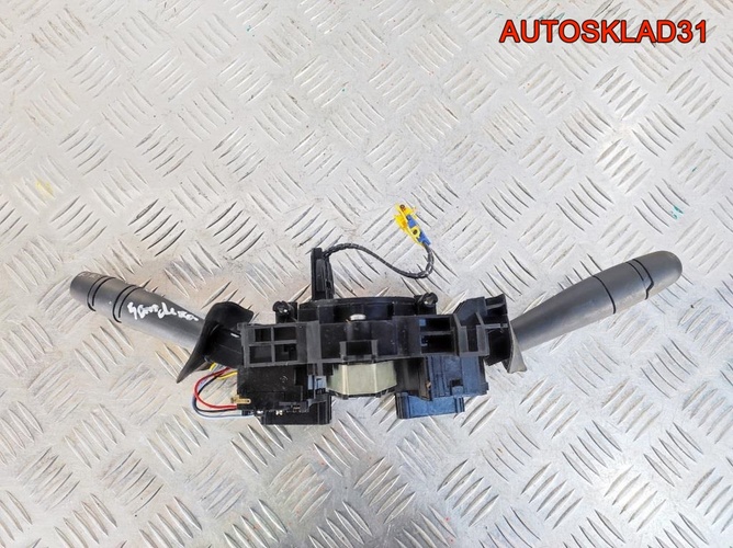 Переключатель подрулевой Lada Largus 8200792584 Переключатель подрулевой Lada Largus 8200792584