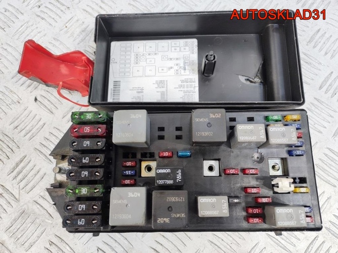 Блок предохранителей Opel Sintra 2,2 X22XE 15353792