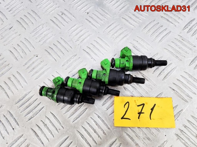 Форсунка инжекторная Mercedes W203 A2710780549