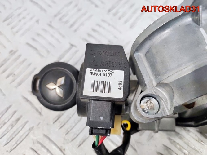 Замок зажигания Mitsubishi Colt Z3 MR955230