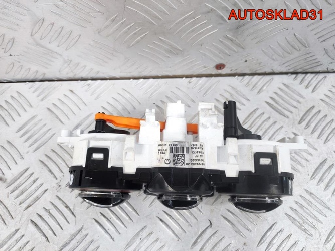 Блок управления климата Peugeot 208 96722483ZD