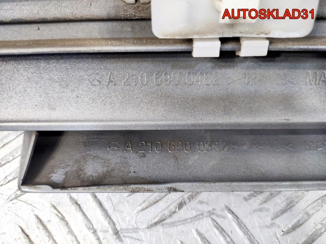 Накладки двери молдинги Mercedes W210 A2106900382