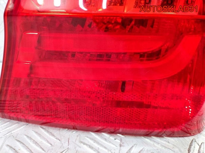 Фонарь задний наружный правый BMW E90 63217289426