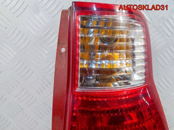 Фонарь задний правый Hyundai Matrix 92402176