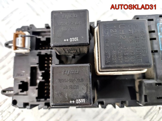 Блок предохранителей Mitsubishi Carisma MR318826