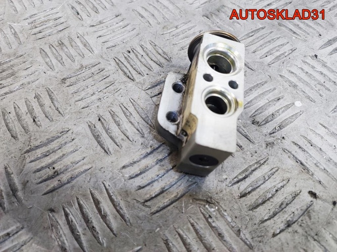 Клапан кондиционера Volkswagen Touran 1K0820679