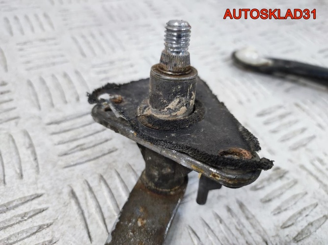 Трапеция стеклоочистителей Hyundai H1 982004A000