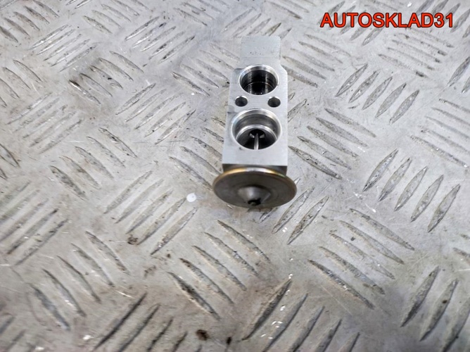 Клапан кондиционера Mitsubishi Colt Z3 4475002550