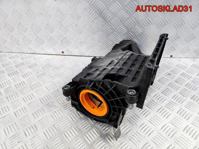 Корпус воздушного фильтра Mercedes W203 2710900901