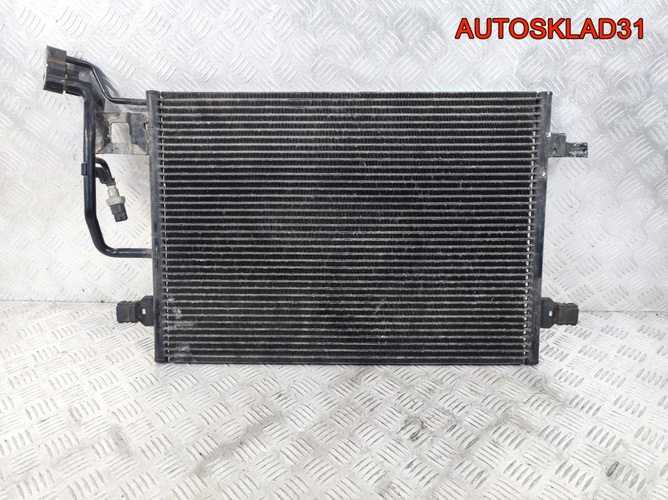 Радиатор кондиционера VW Passat B5 3B0260401