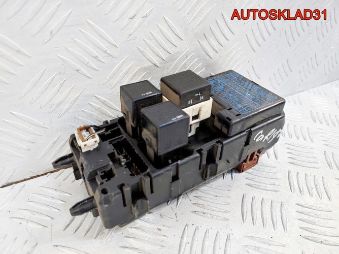Блок предохранителей Mitsubishi Carisma MR318826