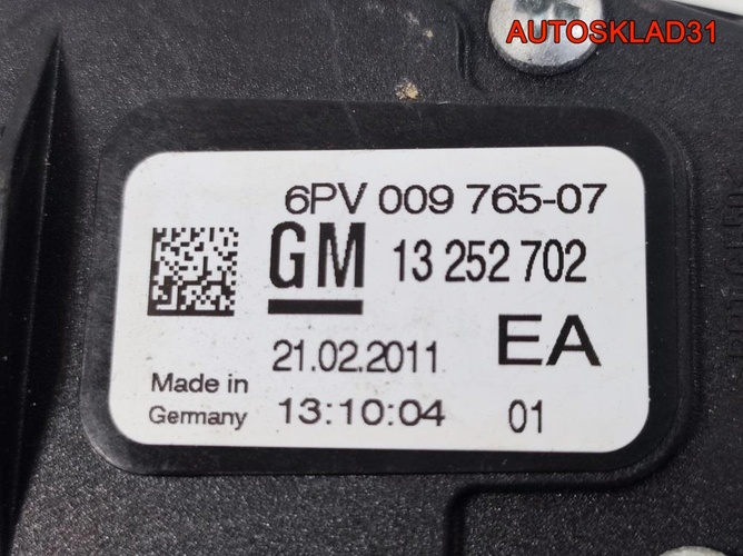 Педаль газа Opel Astra J 1.6 A16XER 13252702
