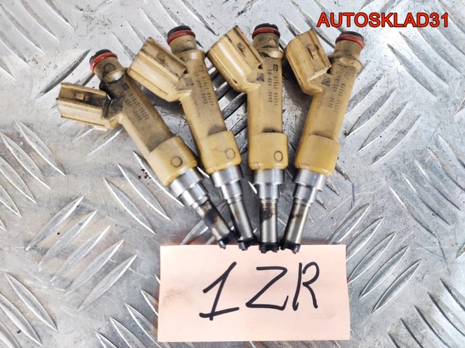 Форсунка топливная Toyota Corolla E15 2325037010