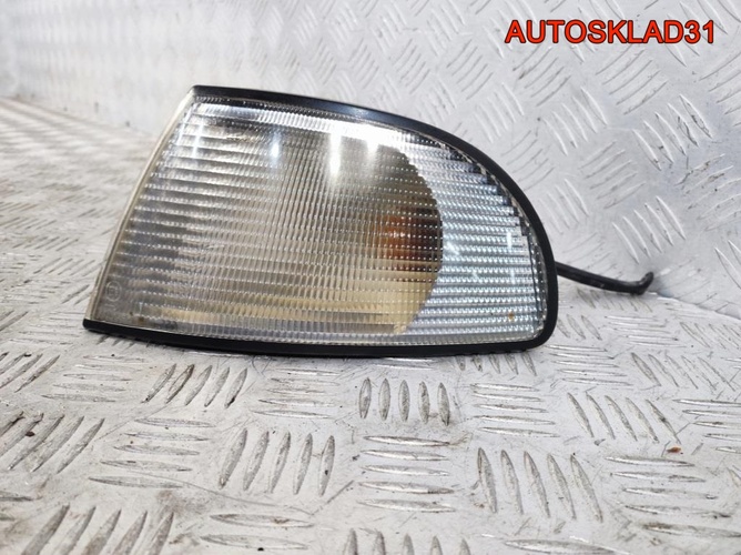 Указатель поворота левый Audi A4 B5