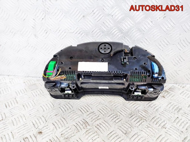 Панель приборов Audi A4 B6 8E0920900HX Бензин