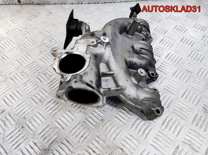 Коллектор впускной Audi A4 B6 038129713BM Дизель