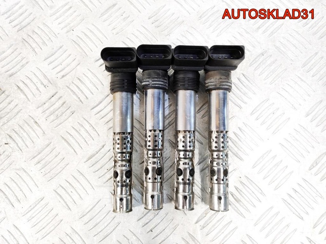 Катушка зажигания Volkswagen Polo 03D905115F