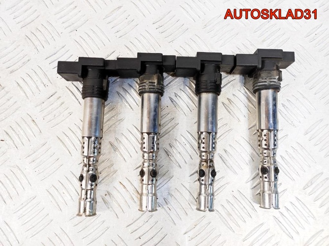 Катушка зажигания Volkswagen Polo 03D905115F