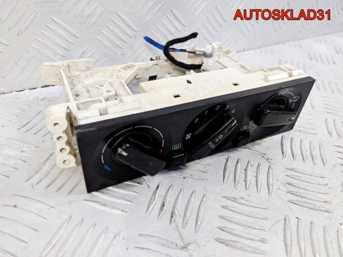 Блок управления печкой Mitsubishi Carisma MR500529