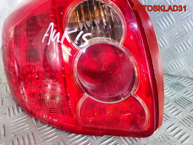 Фонарь задний левый Toyota Auris E15 8156102380