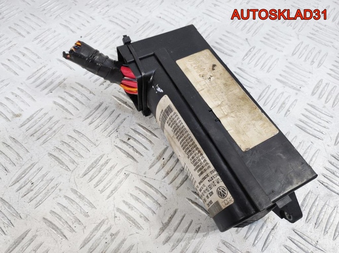 Блок предохранителей Seat Altea 3C0937049E