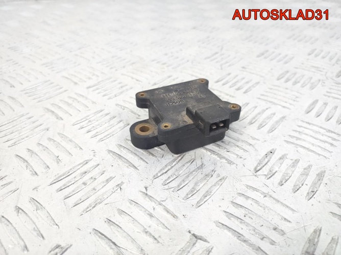 Датчик ускорения Audi 100 C4 443907388