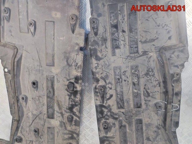 Защита днища антигравийная  Audi A8 D3 4E0825205B