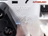 Блок управления климата Peugeot 208 96722483ZD (Изображение 8)