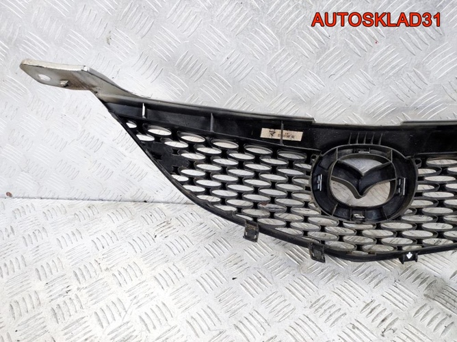 Решетка радиатора Mazda 3 BK BN8V50711 Седан