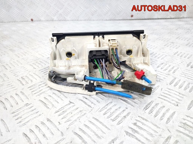 Блок управления отопителем VW Passat B5 1J0820045A