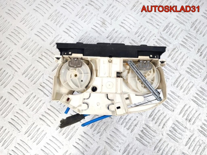 Блок управления отопителем VW Passat B5 1J0820045A