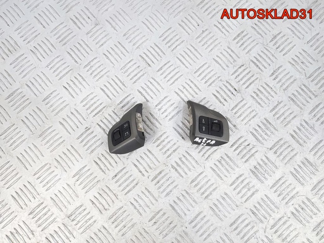 Кнопка в мультируль Opel Astra H 13126750