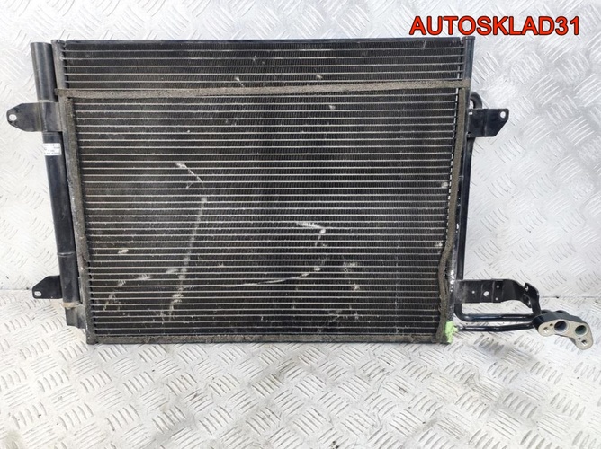 Радиатор кондиционера Volkswagen Touran 1T0820411B