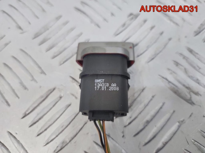 Кнопка аварики Ford Focus 2 8M5T13A350AA