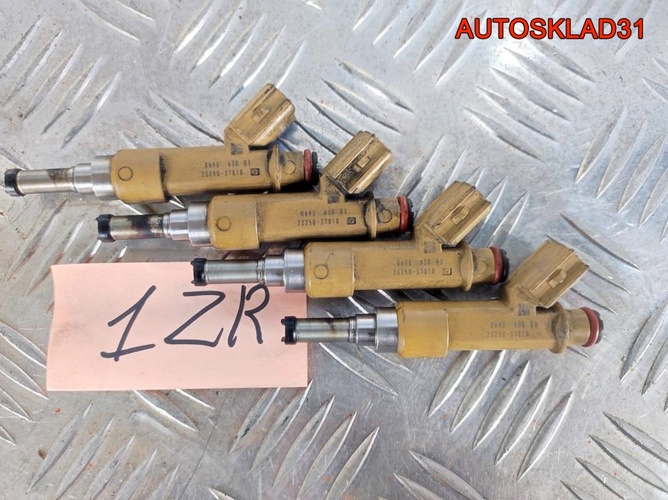 Форсунка топливная Toyota Corolla E15 2325037010