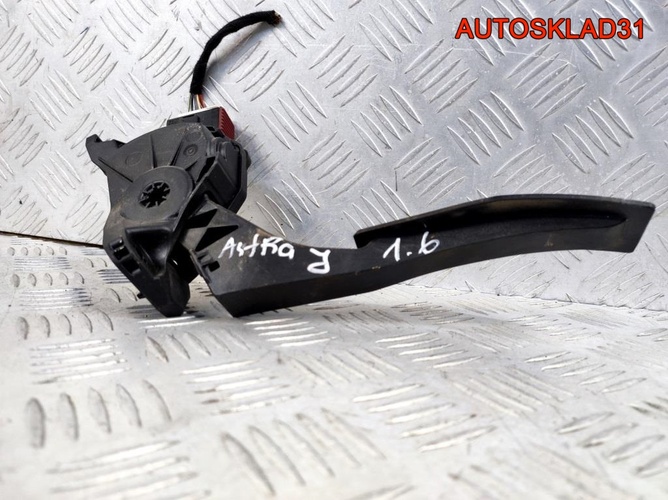 Педаль газа Opel Astra J 1.6 A16XER 13252702