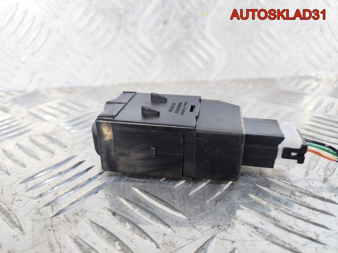 Кнопка корректора фар Mitsubishi Carisma MR114337