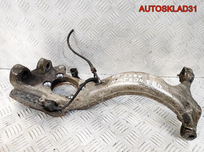 Кулак передний левый Audi A6 C5 4B3407241H