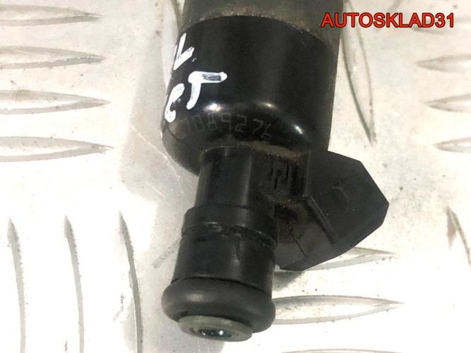 Форсунка инжекторная Opel Vectra B 17089276