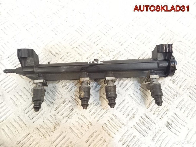 Форсунка инжекторная VW Golf Plus BSE 06A906031BT