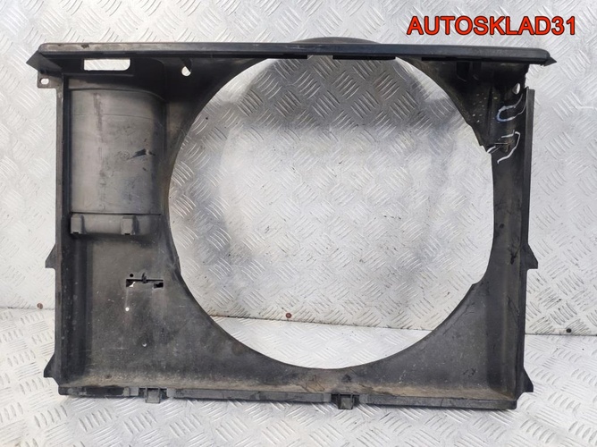 Диффузор вентилятора BMW E38 17111702893 Бензин