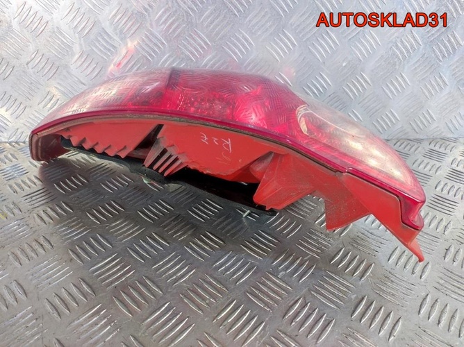 Фонарь задний левый Toyota Auris E15 8156102380