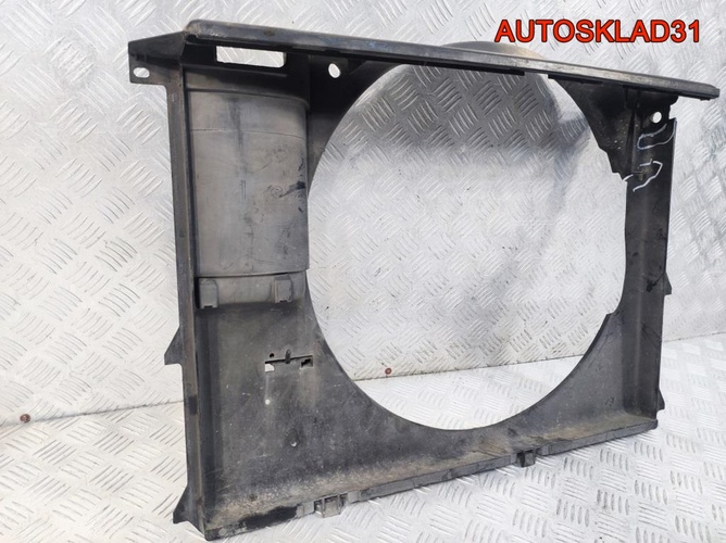Диффузор вентилятора BMW E38 17111702893 Бензин