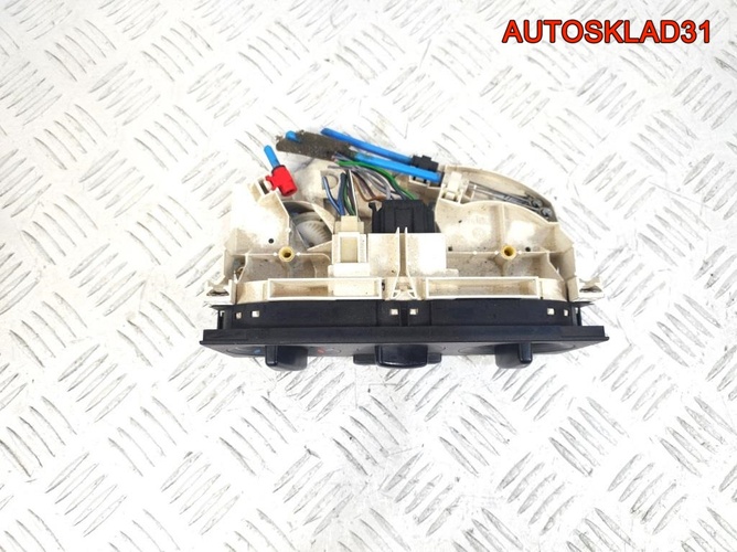 Блок управления отопителем VW Passat B5 1J0820045A