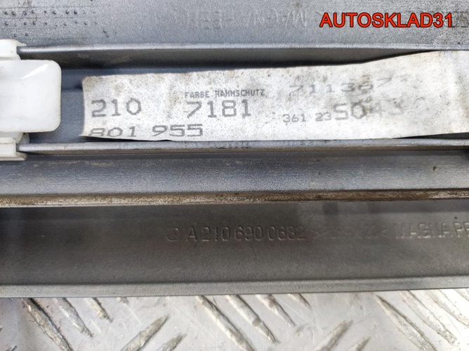 Накладки двери молдинги Mercedes W210 A2106900382