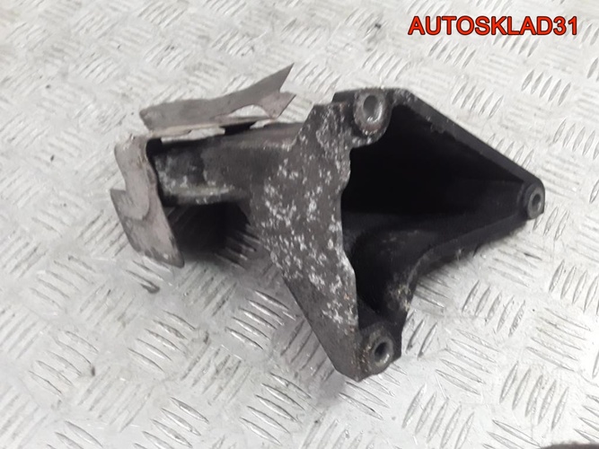 Кронштейн двигателя правый Ауди 100 Ц4 4A0199312