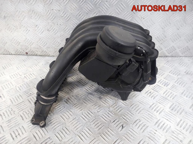Коллектор впускной Audi A4 B5 1,8 ADR 06B133210N