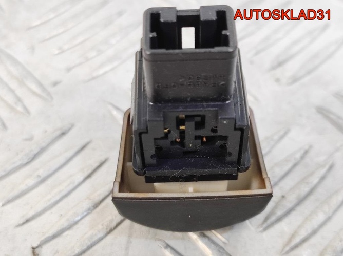 Кнопка аварийной сигнализации Nissan Micra K12