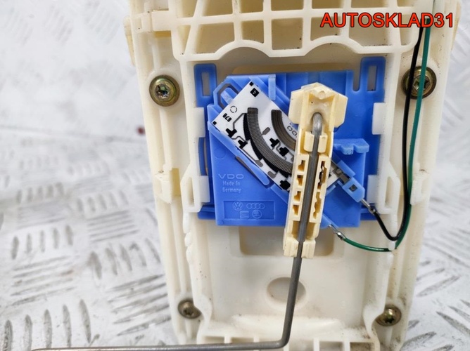 Насос топливный VW Passat B5 3B0919051C Бензин